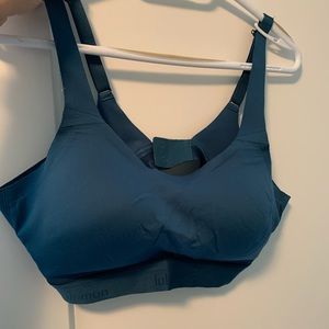 Fine form lulu lemon bra, worn for a few weeks